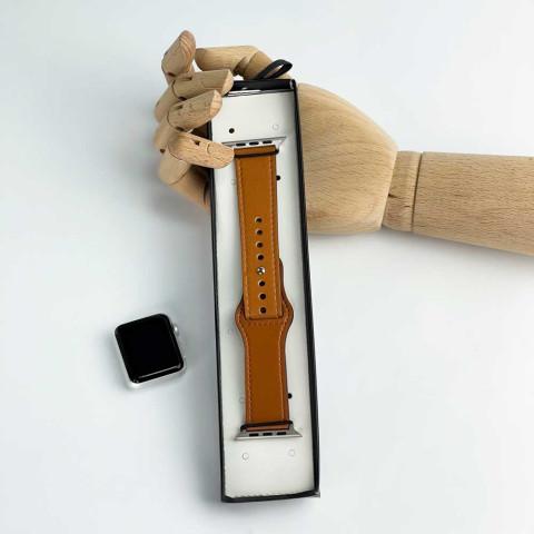 Кожаный ремешок Leather Rivet Clasp на Apple Watch 38/40/41mm Saddle brown Кожаный ремешок Leather Rivet Clasp на Apple Watch 38/40/41mm Saddle brown